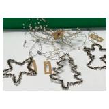 43 - NEW WMC MIXED CHRISTMAS DECORATIONS (L107)