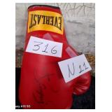 316 - MANNY PACQUIAO SIGNED GLOVE (UNAUTHENTICATED