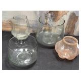43 - NEW WMC MIXED LOT OF GLASS VASES (128B)