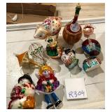 W - MIXED LOT OF TREE ORNAMENTS (R304)