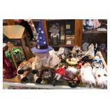 W - MIXED LOT OF COLLECTIBLES (R140)