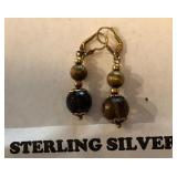 W - PAIR OF STERLING SILVER EARRINGS (J136)