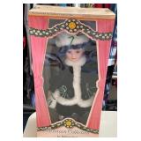 W - VICTORIAN COLLECTION COLLECTIBLE DOLL (G105)