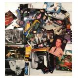 W - LOT OF ELVIS COLLECTIBLES (R187)