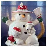 W - LENOX SNOOPY & CHARLIE BROWN TEAPOT (C79)