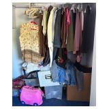 W - MXED LOT OF CLOTHING & MORE (C90)