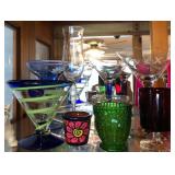 W - MIXED LOT OF GLASSWARE (A157)