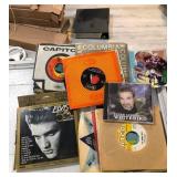 W - LOT OF VINYL RECORDS & CDS (R186)
