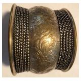 W - CUFF BRACELET (J82)