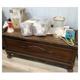 W - VINTAGE BLANKET CHEST, VASE & MORE