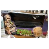 W - DRACULA IN A COFFIN (R201)