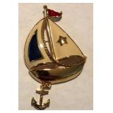 W - SAILBOAT BROOCH (J112)