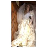 W - WEDDING DRESS COLLECTOR DOLL(D141)