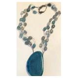 W - COSTUME JEWELRY PENDANT NECKLACE