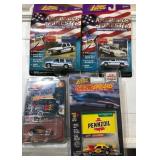 W - MIXED LOT OF COLLECTIBLE CARS (R260)