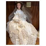 W - FRANKLIN MINT BRIDE DOLL (D124)