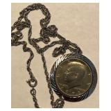 W - KENNEDY HALF DOLLAR PENDANT NECKLACE (J84)