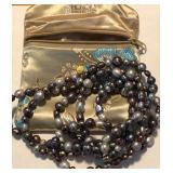 W - PEARL NECKLACE & BROCADE BAG (J11)