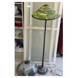 W - TIFFANY-STYLE FLOOR LAMP & STAINED GLASS SHADE