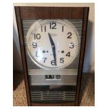 J - VINTAGE SEIKO TIME-DATE 30 DAY WALL CLOCK