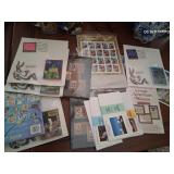 J - LOT OF COLLECTIBLE POSTAGE STAMPS