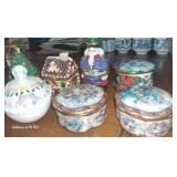 J - LOT OF SEVEN COLLECTIBLE TRINKET BOXES