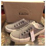 J - PAIR OF NEW WOMEN