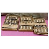 43 - SET OF VINTAGE-STYLE JINGLE BELLS