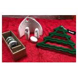 43 - MINI NATIVITY SET WITH TREE