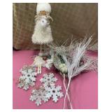 43 - ELEGANT WINTER Dï¿½COR ANGELS AND SNOWFLAKES