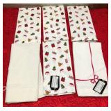 43 - HOLIDAY PRINT COTTON KITCHEN TOWEL SET