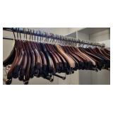 K - BIG LOT OF WOOD COAT HANGERS (L170)