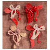 8 - LOT OF FOUR HAIR CLIPS (D123)