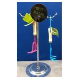 43 - KIDS IN THE GARDEN - GARDEN TOOLS (E176)