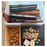 Q - MAH JONG TILES, HOLDERS, SCORING COINS (L10)