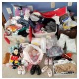 Q - MIXED LOT BABY CLOTHES, SHOES, MORE (R4)