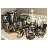 R - MIXED LOT OF STAINLESS SERVEWARE (K13)