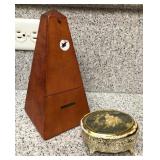 Q - METRONONE & TRAINKET / MUSIC BOX