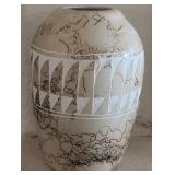 R - SIGNED NATIVE AMERICAN HORSE HAIR POTTERY (L29