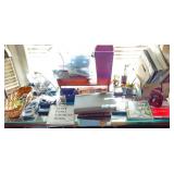 R - MIXED LOT HOME OFFICE SUPPLIES / DECOR (B9)