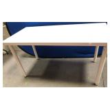 43 - WHITE MODERN RECTANGULAR TABLE (K319)
