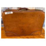 440 - VINTAGE BROWN LEATHER BRIEFCASE