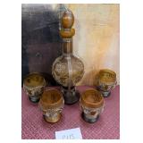 440 - VINTAGE DECANTER WITH FOUR CUPS (C115)
