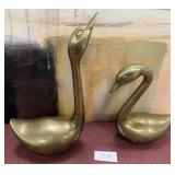 440 - PAIR OF BRASS SWANS (C70)