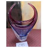 440 - COLLECTIBLE ART GLASS VASE (C75)