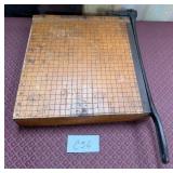 440 - VINTAGE PAPER CUTTER (C56)