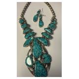 818 - STERLING SILVER & TURQUOISE NECKLACE (15)