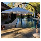 F - CANTILEVER POOLSIDE UMBRELLA WITH BASE (Y15)