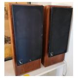 F - PAIR OF QUANTUM 4 SPEAKERS (L77)