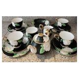 F - ROYAL ALBERT THE GARDENIA TEA SET (K7)